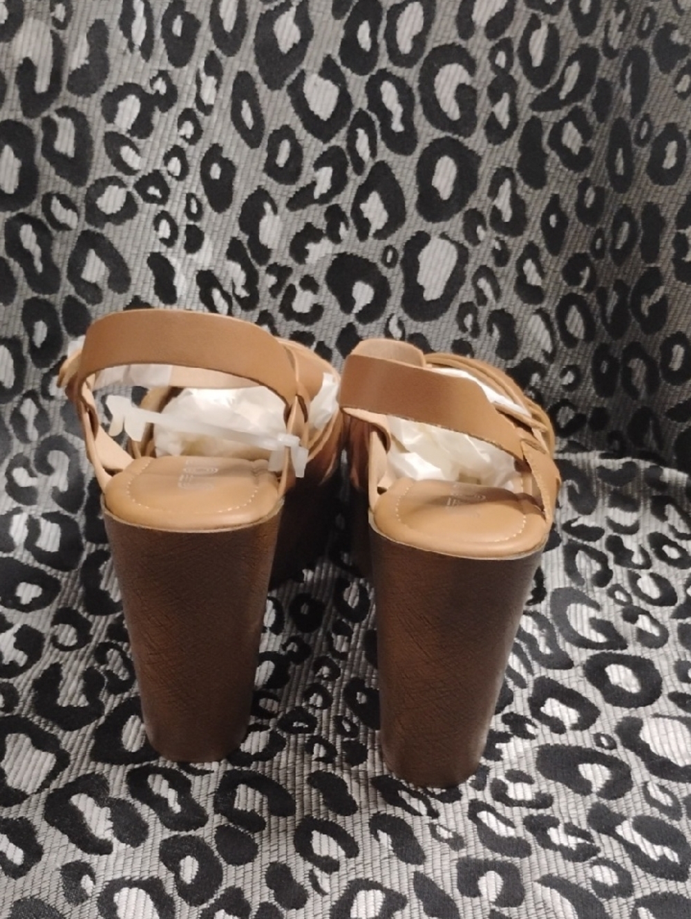 Platform Crossover Slingback Sandals in Tan NIB - Picture 3 of 6